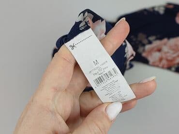 biale bluzki z bufiastymi rekawami: Bluzka damska, rozmiar M — 4