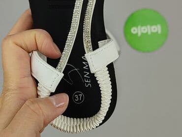 czarne sandały z pomponami: Sandals for women, size 37 — 4