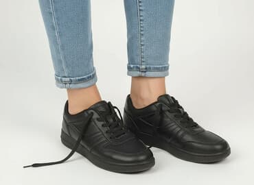 czarna sukienka i białe trampki: Sneakersy damskie, rozmiar 37 — 1