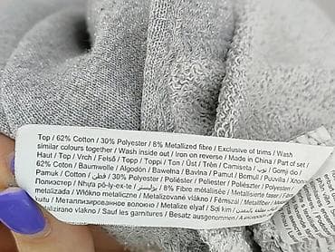 paka ubran: F&F, Bluza damska
, rozmiar S — 7