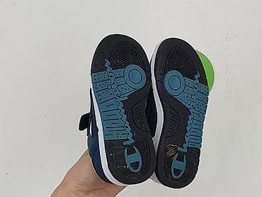 dresy marvel: Buty sportowe Champion, 28, Używany — 4