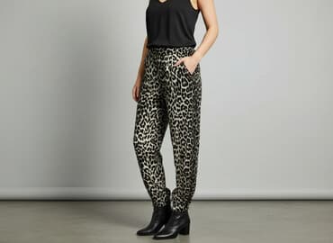 spodnie w krowie łaty: Material trousers for women, size M — 1