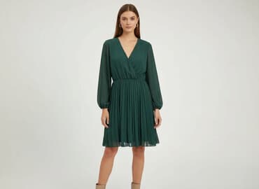 ciemnozielona sukienki: Sukienka damska, rozmiar One size — 1