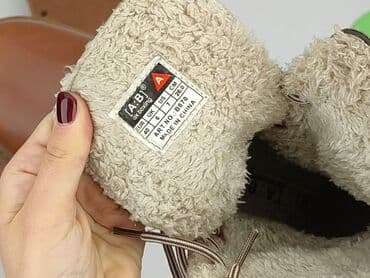 nieprzemakalne ocieplane buty zimowe z wysokimi cholewami: Botki damskie, rozmiar 40 — 5