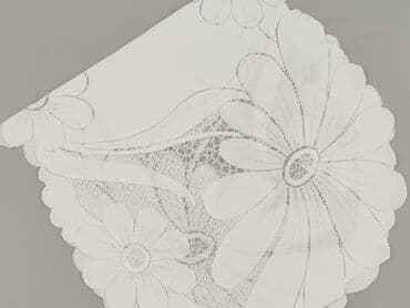 Obrus 120 x 55, kolor - Biały, stan - Bardzo dobry w lalafo.pl Obrus 120 x 55, kolor - Biały, stan - Bardzo dobry