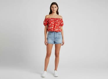 krotka bluzki z bufiastymi rękawami: Bluzka damska, rozmiar S — 1