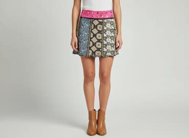 spódnice skórzane z cwiekami: Spódnica damska, rozmiar S — 1