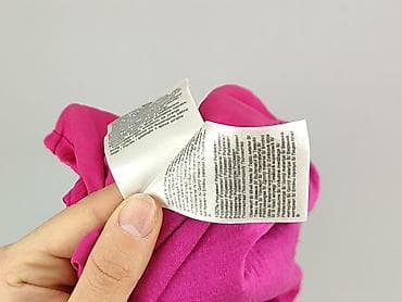 dekolt serduszko: Bluzka damska, rozmiar M — 4