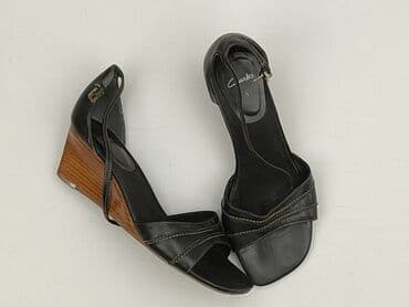 beżowe buty na koturnie ccc: Clarks, Sandały damskie, 38 — 1