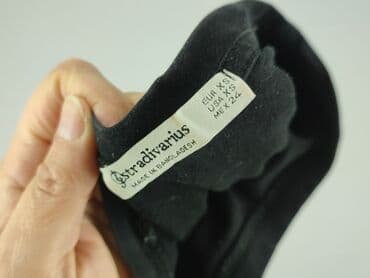 czarne t shirty basic: Stradivarius, T-shirt damski, rozmiar XS — 4