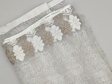 obrusy: Koronkowa firana z haftem kwiatowym - Transparentna tkanina — 1