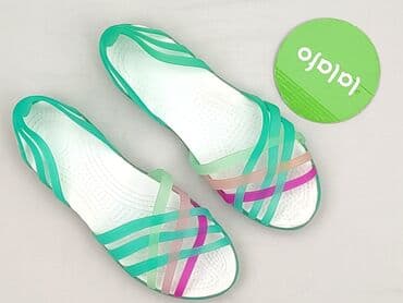дешеве жіноче взуття: Crocs, Sandały damskie, 39, stan - Idealny — 2
