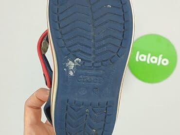 kapcie ze sztywnym zapiętkiem: Sandałki Crocs, 27, Używany — 4