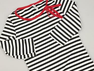 bluzka z dekoltem serce: Bluzka damska, M — 1