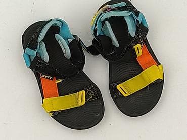 Kids' Footwear: Sandals 28, Used — 1