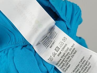 krótkie spodenki i nogi z cellulitem: Bodyflirt, Szorty damskie, rozmiar S — 5