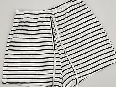 pull and bear shorts: Shorts for women, size S — 1