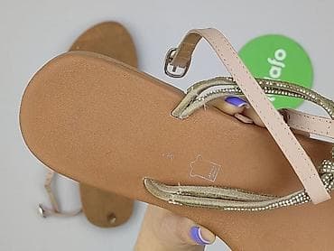 crocs poland: Sandały damskie, rozmiar 38 — 4