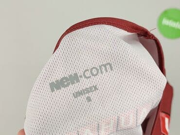 przewiewne ubrania: T-shirt sportowy dla mężczyzn, rozmiar S — 4