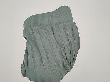 w klapkach tekst: Spodnie materiałowe damskie, rozmiar S — 7