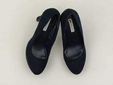 buty z hello kitty na wysokiej podeszwie: Лофери та туфлі жіночі, розмір 40 — 1