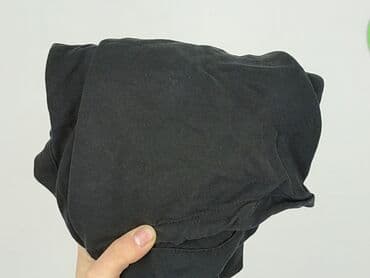 krótkie spodenki i nogi z cellulitem: Vero Moda, Szorty damskie, rozmiar M — 8