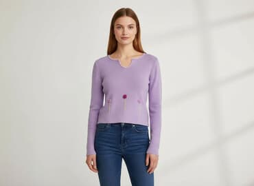 akrylowy sweter: Accessoires, Women`s sweater, size M — 1