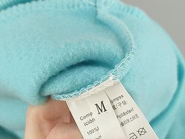 Sweatshirts and fleeces: Women`s sweatshirt, size M — 4