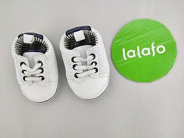 kurtki w biedronce: Buciki niemowlęce, Primark, 15 i mniejsze, stan - Idealny — 2