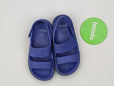 pull and bear dzwony: Sandałki 31, Używany — 2