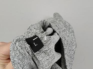 pull and bear czarna bluza: Bluza damska
, rozmiar L — 4