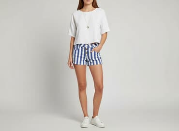 obcisłe krótkie spodenki: Shorts for women, size S — 1