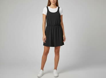 skąpe ubrania: Kombinezon damski, rozmiar M — 8