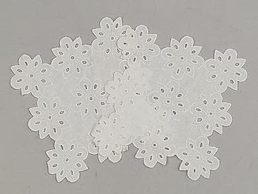 Tkanina 23 x 23, kolor - Biały, stan - Bardzo dobry