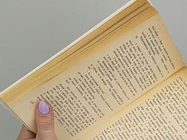 Książki: Książka, gatunek - Powieść, stan - Bardzo dobry — 3