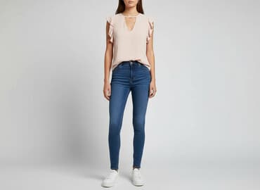 bershka bluzka z dekoltem: Bershka, Women's blouse, size S — 1