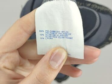 Ubrania męskie: T-shirt sportowy dla mężczyzn, rozmiar L — 6