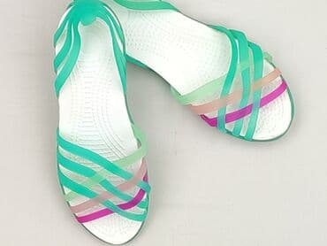 дешеве жіноче взуття: Crocs, Sandały damskie, 39, stan - Idealny — 1