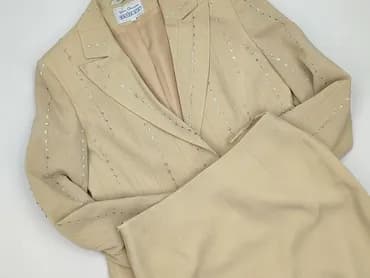 Класичний костюм жіночий, розмір M