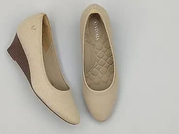 VIVAIA – damskie czółenka na koturnie - Model: czółenka z migdałowym