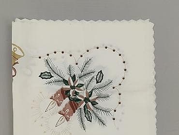 Obrus 73 x 73, kolor - Biały, stan - Bardzo dobry w lalafo.pl Obrus 73 x 73, kolor - Biały, stan - Bardzo dobry