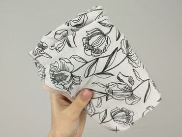 białe bluzki obcisła: Жіноча блуза, розмір S на lalafo.pl — 4 białe bluzki obcisła: Жіноча блуза, розмір S — 4