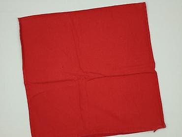 Серветка 47 x 47, колір - Червоний, стан - Дуже гарний на lalafo.pl Серветка 47 x 47, колір - Червоний, стан - Дуже гарний