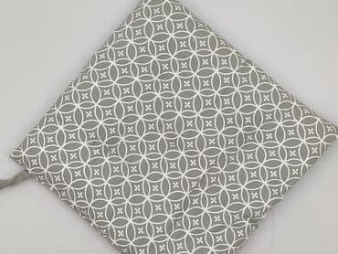 PL - Pillow 38 x 38, color - Grey, condition - Perfect at lalafo.pl PL - Pillow 38 x 38, color - Grey, condition - Perfect