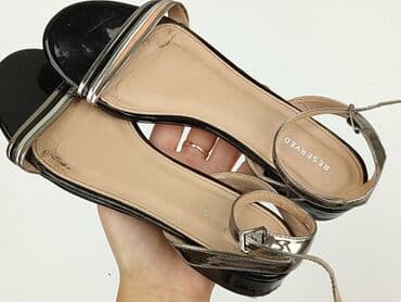 sandały crocs 31 32: Sandals Reserved, 37, Used at lalafo.pl — 6 sandały crocs 31 32: Sandals Reserved, 37, Used — 6