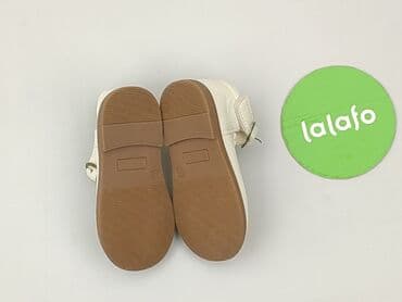 Дитячий світ: Взуття для немовлят, 23, стан - Ідеальний на lalafo.pl — 4 Дитячий світ: Взуття для немовлят, 23, стан - Ідеальний — 4