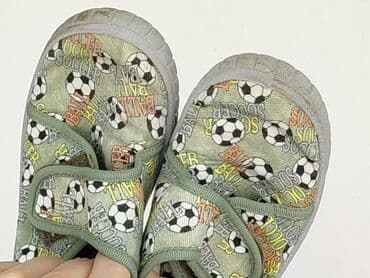 buty do gry w piłkę nożną dla dzieci: Капці 28, Б/в на lalafo.pl — 5 buty do gry w piłkę nożną dla dzieci: Капці 28, Б/в — 5