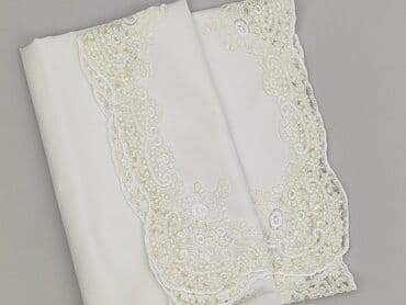 Obrus 113 x 51, kolor - Biały, stan - Bardzo dobry w lalafo.pl Obrus 113 x 51, kolor - Biały, stan - Bardzo dobry